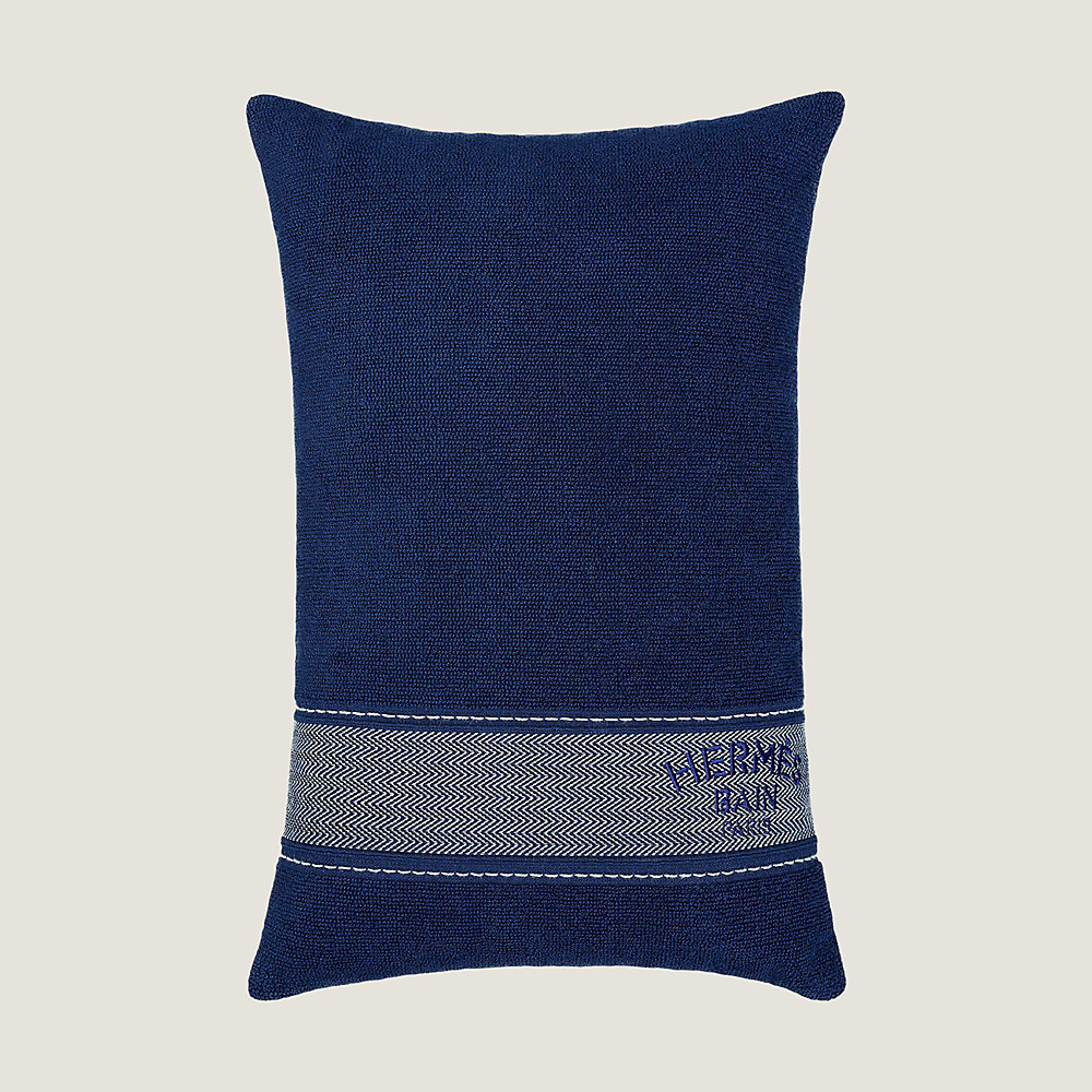 yachting uni beach pillow